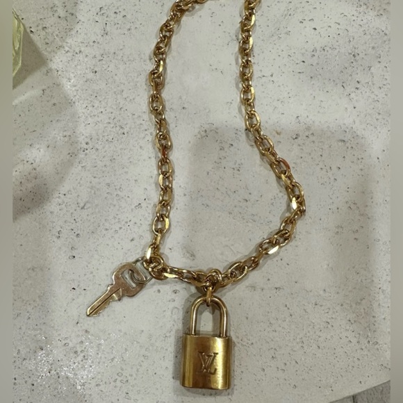 Authentic LV Lock & Key - Picture 2 of 4